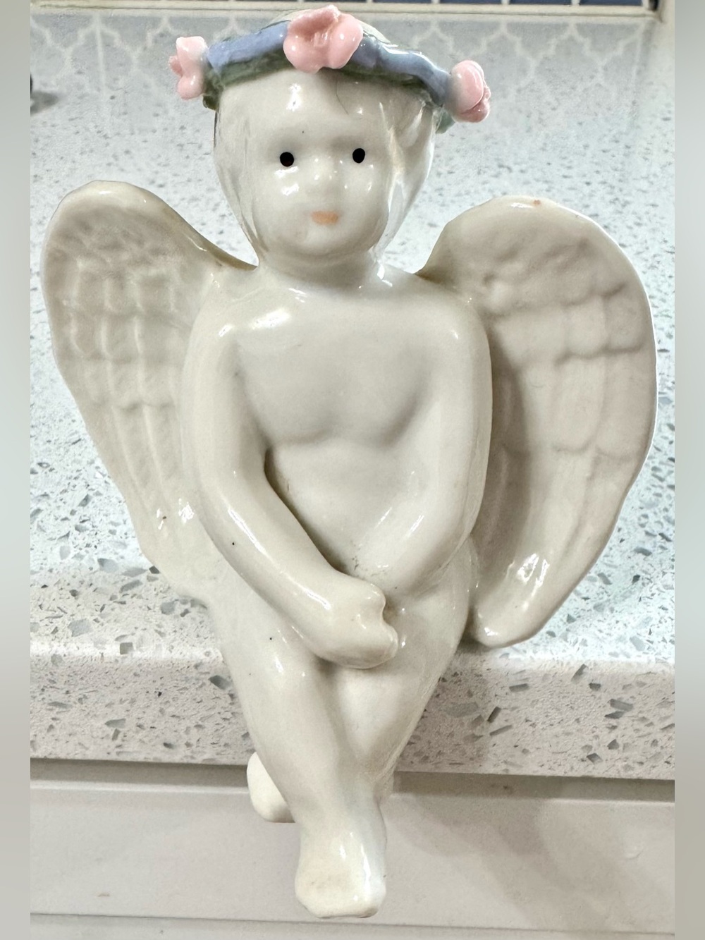 White Ceramic Sitting Cherub Angel Figurine Rose Wreath Vintage Home Decor - Picture 2 of 6